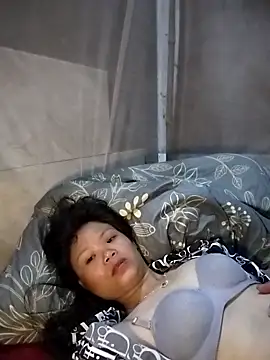 LinhNa999 online show from 04-15-26, 01:07