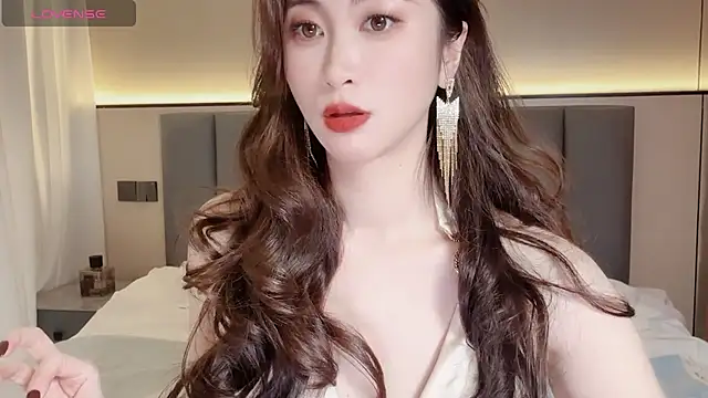 wuyueaini online show from 11-23-25, 06:13