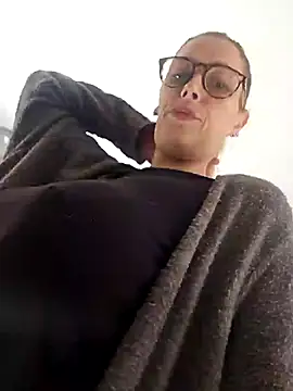 Snapshot of Mila_Luciphya chatting on 11-18-25, 12:09 Mila Luciphya online show from 11-18-25, 12:09