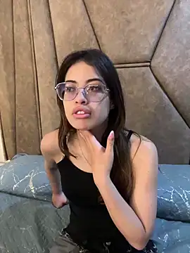 Snapshot of Isabela_Colins chatting on 09-12-25, 12:49 Isabela Colins online show from 09-12-25, 12:49