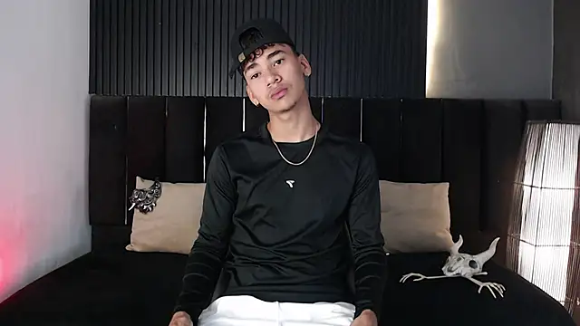 Dominic ghost online show from 10-22-25, 09:36