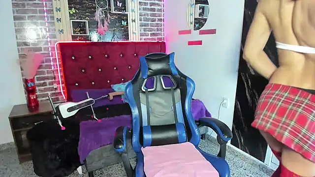 Snapshot of angelitasexxxhot chatting on 11-22-25, 08:08 angelitasexxxhot online show from 11-22-25, 08:08