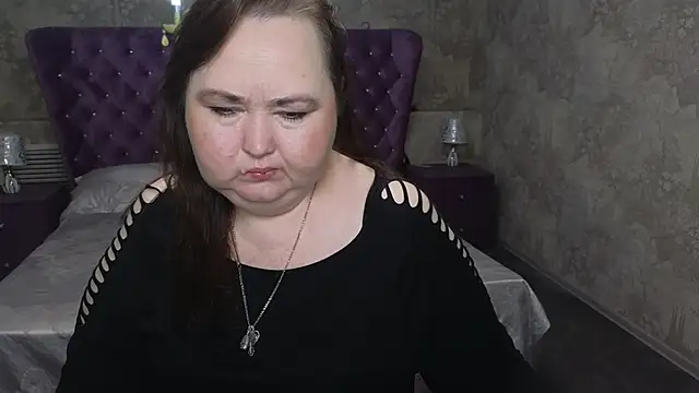 Eloisa Eliot online show from 10-24-25, 02:24