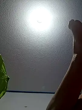 Snapshot of vaneza1999 chatting on 10-10-25, 09:14 vaneza1999 online show from 10-10-25, 09:14