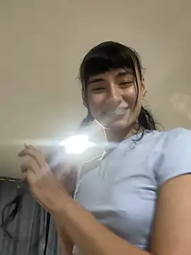 Snapshot of Alynn_Bri_ chatting on 03-23-26, 02:04 Alynn Bri online show from 03-23-26, 02:04