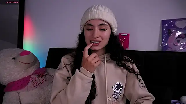 Alynn Bri  online show from 07-05-26, 04:19