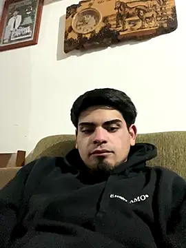 Snapshot of Elmane019 chatting on 10-20-25, 04:13 Elmane019 online show from 10-20-25, 04:13