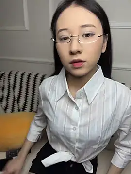Snapshot of shishi0688 chatting on 07-25-26, 02:14 shishi0688 online show from 07-25-26, 02:14