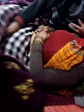 Snapshot of Sonabhabhi96 chatting on 02-13-26, 03:52 Sonabhabhi96 online show from 02-13-26, 03:52