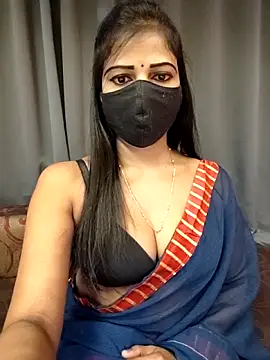 Misss-julli online show from 12-17-25, 03:01