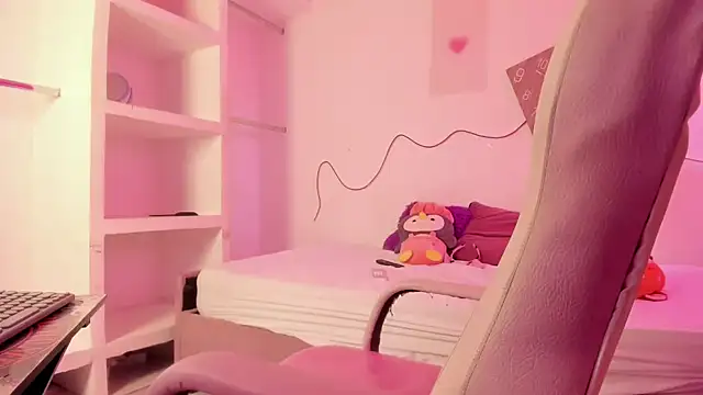 Valy hot online show from 10-17-25, 04:31