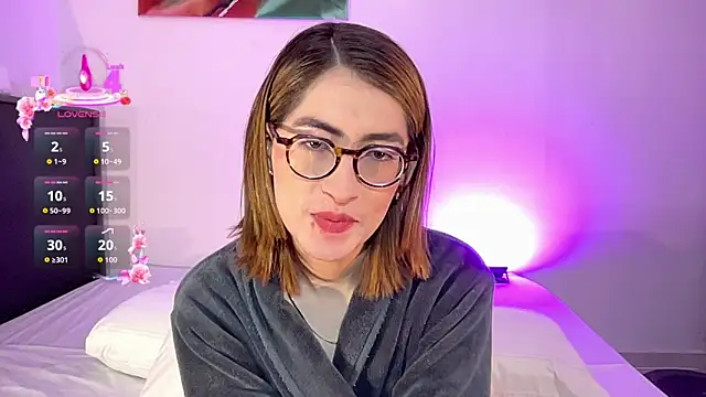 Snapshot of rousseblossom chatting on 09-18-25, 10:23 rousseblossom online show from 09-18-25, 10:23