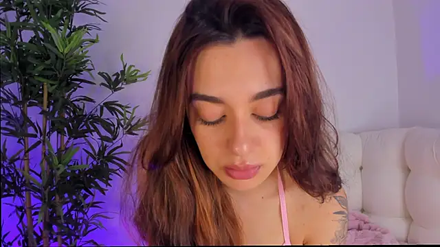 Snapshot of MissLana77 chatting on 09-19-25, 01:40 MissLana77 online show from 09-19-25, 01:40