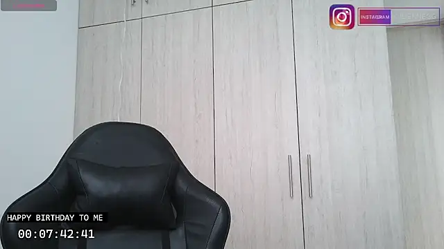 Snapshot of Yulienneg chatting on 09-23-25, 09:18 Yulienneg online show from 09-23-25, 09:18