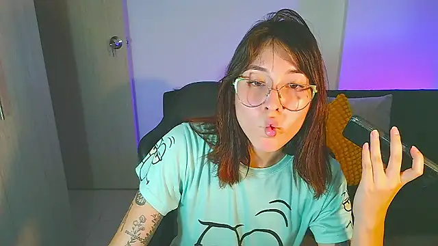 Yulienneg online show from 02-13-26, 01:45