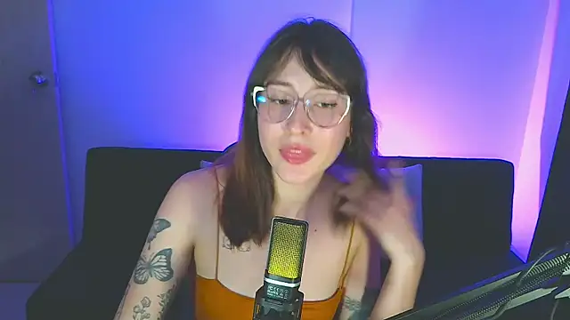 Yulienneg online show from 05-23-26, 01:55