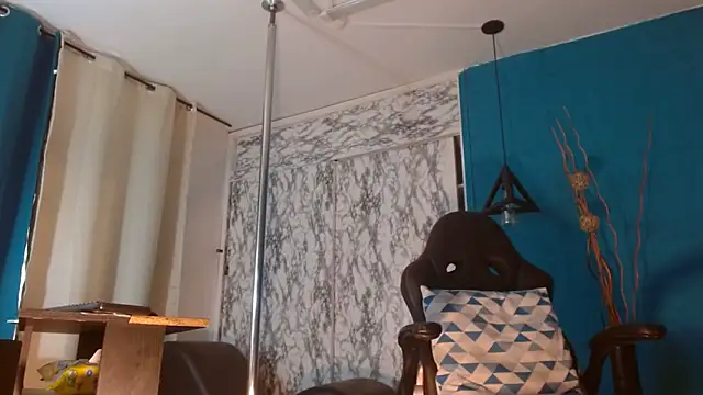 hanna mooreee online show from 11-14-25, 07:01