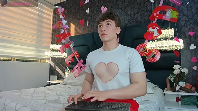 TaylerWhite online show from 02-14-26, 12:24