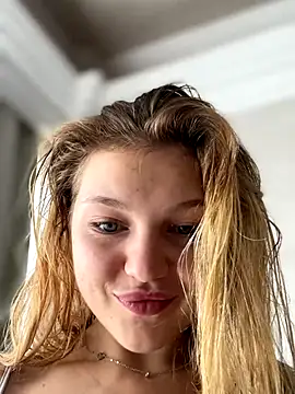 Emaline Fane online show from 10-18-25, 09:32