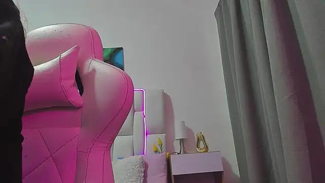 MilkWhore1 online show from 04-15-26, 06:59