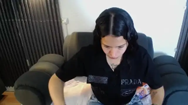 Mia garcia28 online show from 05-15-26, 01:29