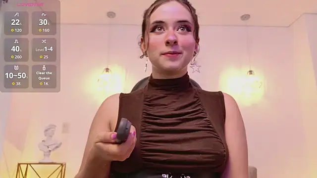 Snapshot of Mia_wee chatting on 09-19-25, 06:52 Mia wee online show from 09-19-25, 06:52