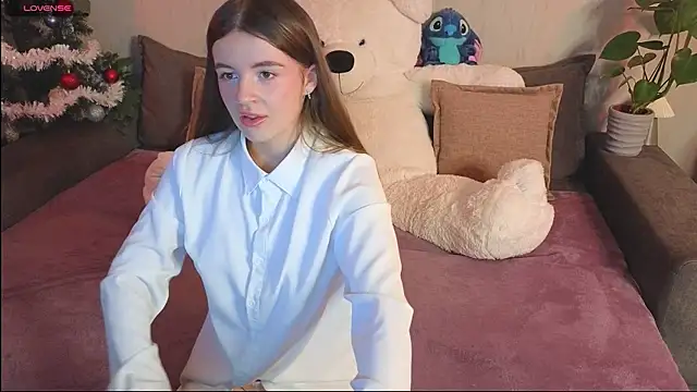 Rosaline lov online show from 12-18-25, 04:02