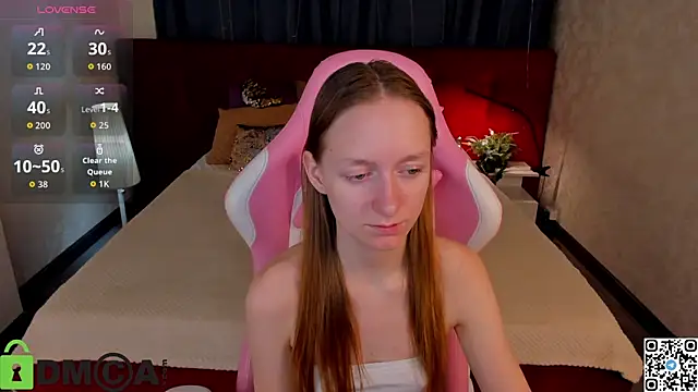 Mia E1fie online show from 11-21-25, 12:10