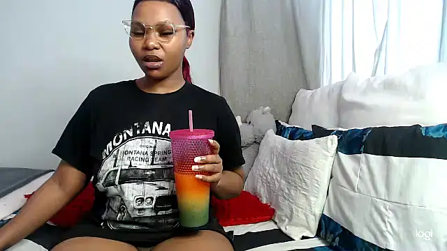 Snapshot of DarrkDeeva68 chatting on 11-10-25, 12:26 DarrkDeeva68 online show from 11-10-25, 12:26