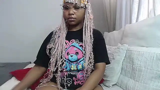 Snapshot of DarrkDeeva68 chatting on 11-21-25, 04:44 DarrkDeeva68 online show from 11-21-25, 04:44