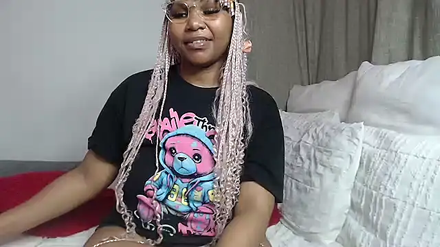 Snapshot of DarrkDeeva68 chatting on 11-21-25, 04:49 DarrkDeeva68 online show from 11-21-25, 04:49