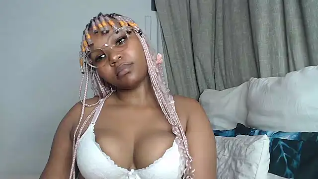 Snapshot of DarrkDeeva68 chatting on 11-24-25, 05:01 DarrkDeeva68 online show from 11-24-25, 05:01