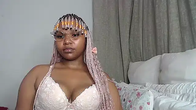 Snapshot of DarrkDeeva68 chatting on 11-27-25, 05:48 DarrkDeeva68 online show from 11-27-25, 05:48