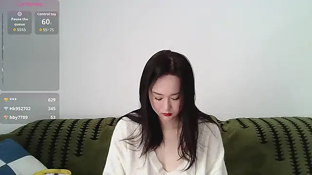 Snapshot of Belinda66 chatting on 10-24-25, 02:52 Belinda66 online show from 10-24-25, 02:52