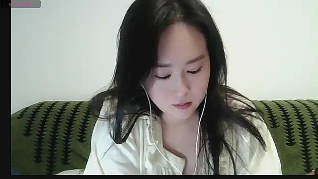 Snapshot of Belinda66 chatting on 11-30-25, 01:48 Belinda66 online show from 11-30-25, 01:48