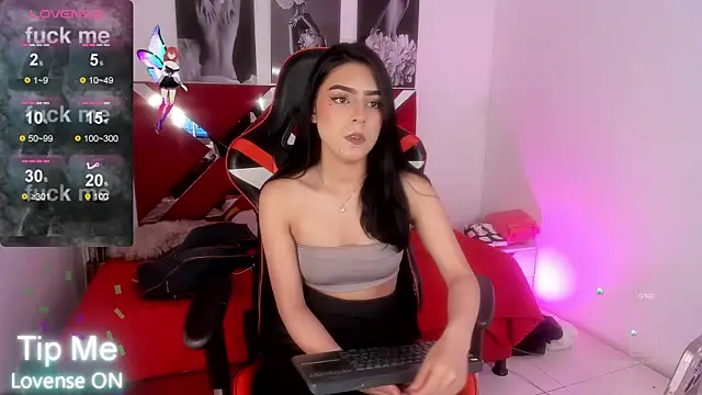 Snapshot of Talia_rouge chatting on 10-01-25, 08:59 Talia rouge online show from 10-01-25, 08:59