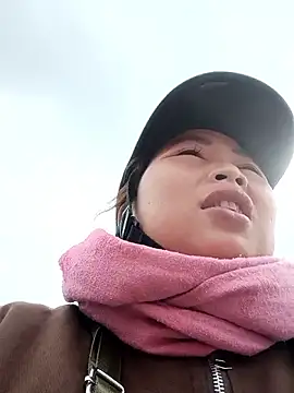 PhamPhung online show from 11-19-25, 04:12