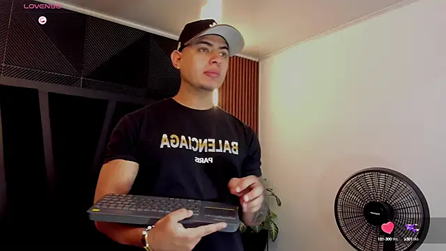 Snapshot of marco_garciia_ chatting on 09-23-25, 11:19 marco garciia online show from 09-23-25, 11:19