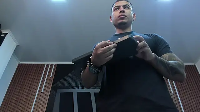 Snapshot of marco_garciia_ chatting on 09-25-25, 11:08 marco garciia online show from 09-25-25, 11:08