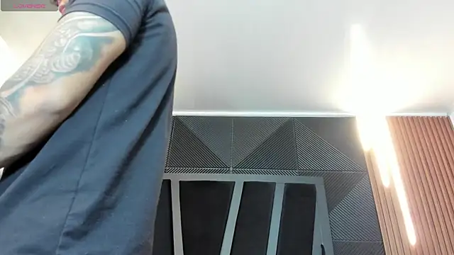 Snapshot of marco_garciia_ chatting on 10-03-25, 11:13 marco garciia online show from 10-03-25, 11:13