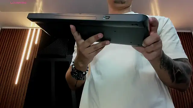 Snapshot of marco_garciia_ chatting on 10-04-25, 11:14 marco garciia online show from 10-04-25, 11:14