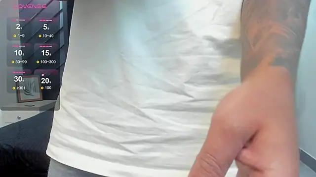 Snapshot of marco_garciia_ chatting on 11-29-25, 12:24 marco garciia online show from 11-29-25, 12:24