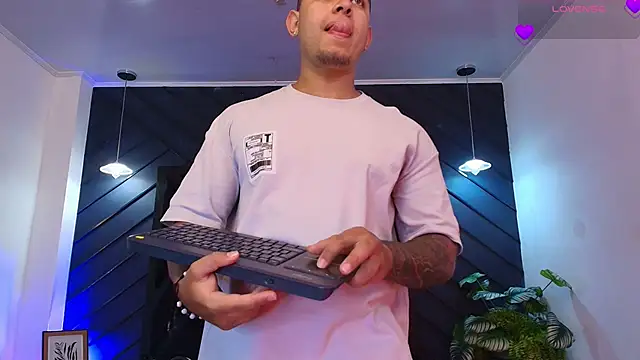 marco garciia  online show from 03-04-26, 11:11