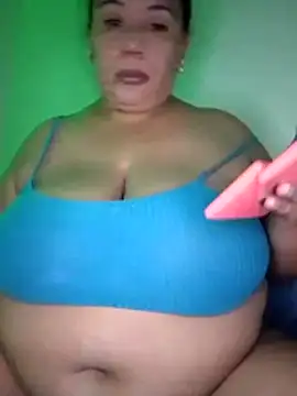 Snapshot of luzdanna chatting on 05-07-26, 02:55 luzdanna online show from 05-07-26, 02:55
