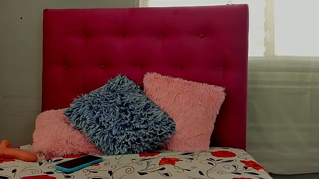 Snapshot of Veronica_mellerr chatting on 10-11-25, 03:43 Veronica mellerr online show from 10-11-25, 03:43