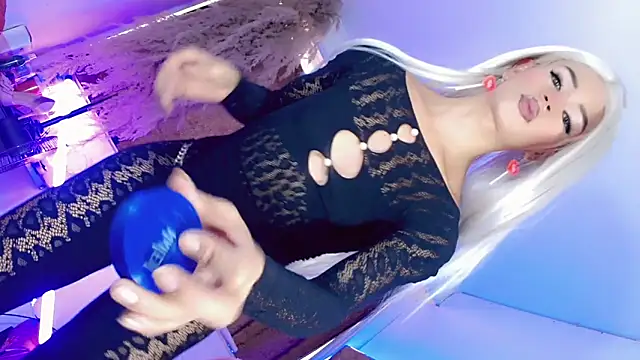 Snapshot of ravenous_charmer chatting on 11-30-25, 02:10 ravenous charmer online show from 11-30-25, 02:10