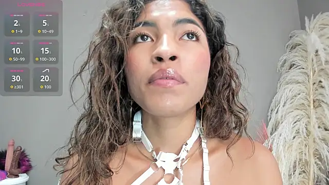 Snapshot of sienna_glow chatting on 02-23-26, 12:46 sienna glow online show from 02-23-26, 12:46