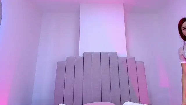 valecastro  online show from 11-19-25, 07:14