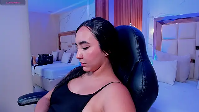 Snapshot of julieta_rosee chatting on 05-05-26, 11:13 julieta rosee online show from 05-05-26, 11:13