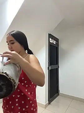 julieta rosee online show from 06-27-26, 06:57